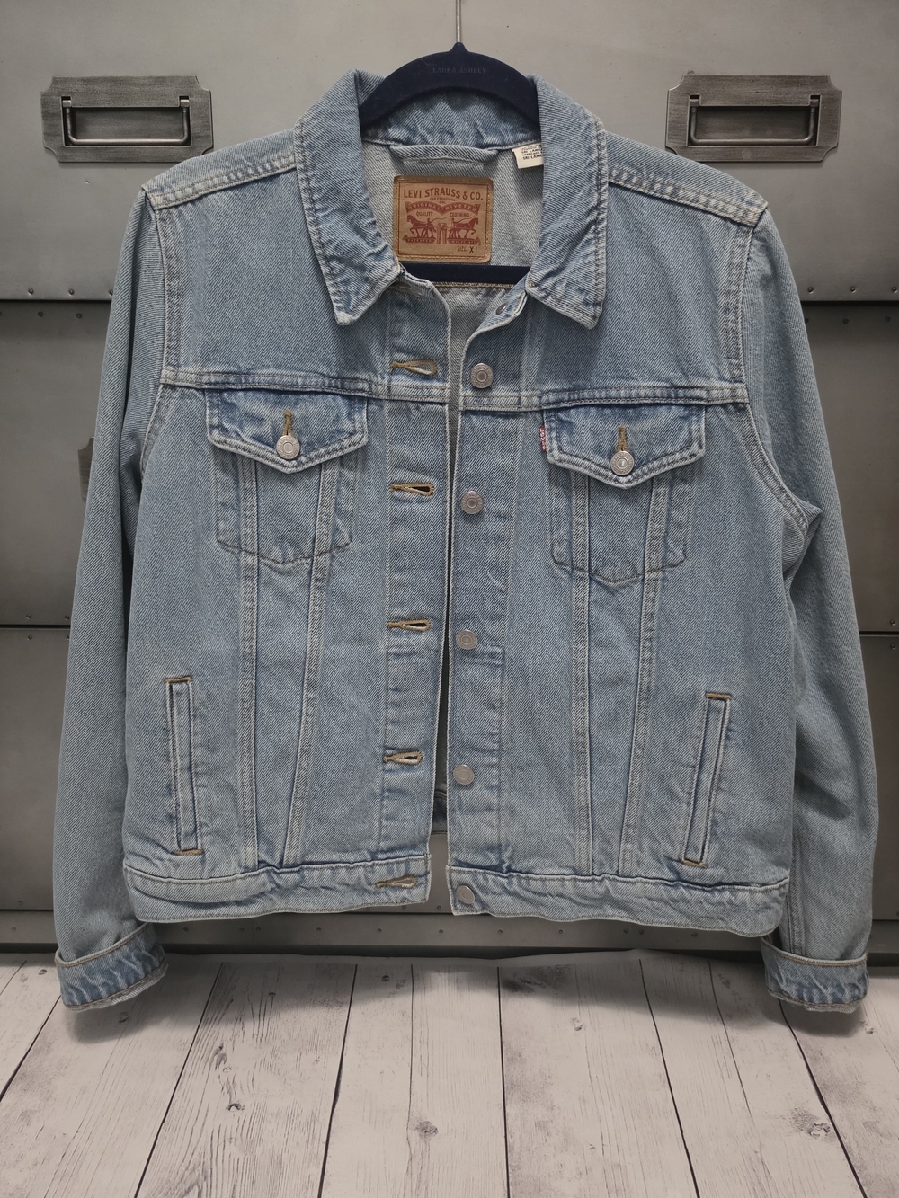 EUC Levi's Light Wash Blue (Jeanie) Denim Original Trucker Jacket XL SLIM FIT